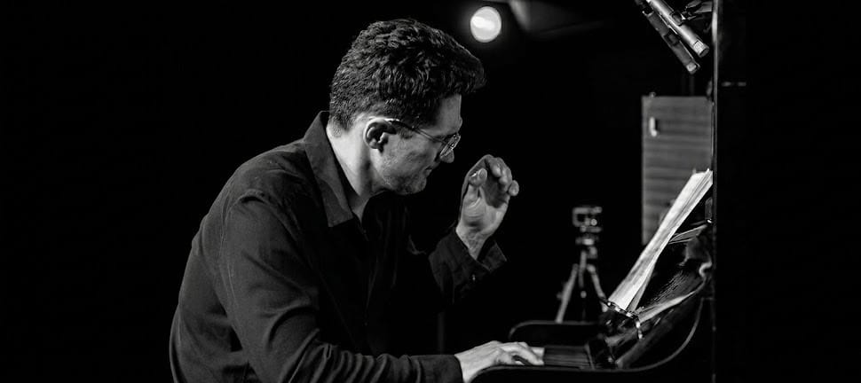 "Off Script" Christmas Edition: Our Festive Improvisation Recital with Artem Yasynskyy