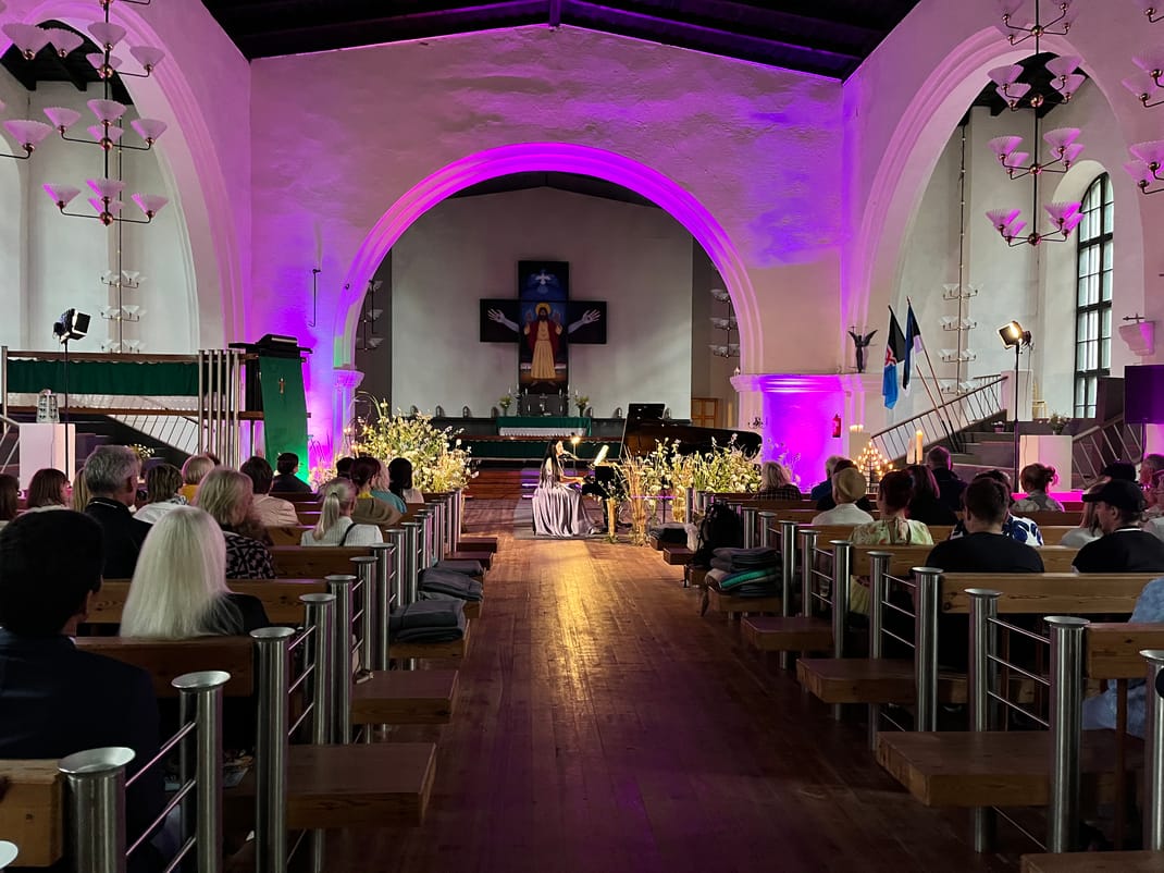 w56paVv0szqmqPn.jpg