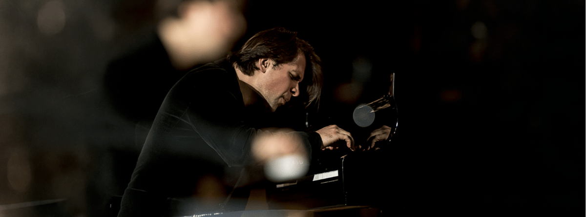 "Les adieux" : Mark Taratushkin, Klavier